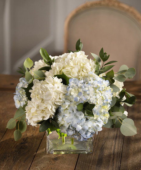 hydrangeas with foliage centerpiece 