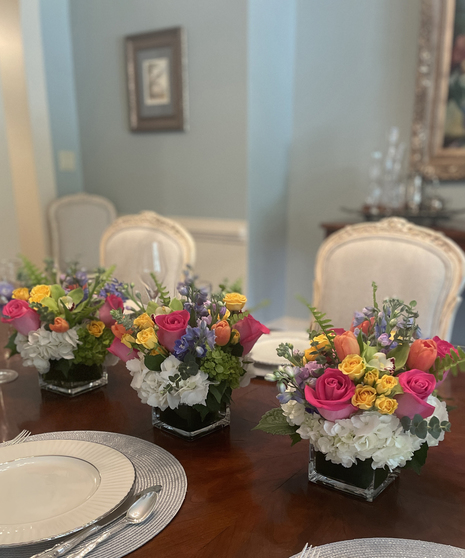 colorful spring centerpieces